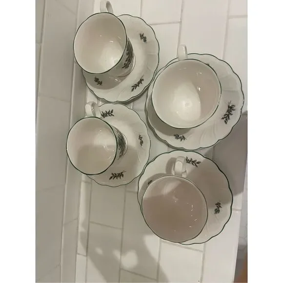 Vintage Nikko Ceramics Christmastime Teacups (4) - Picture 8 of 9